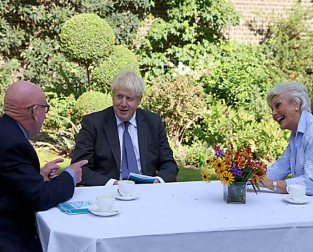 Academic takes dementia friendly message to 10 Downing Street